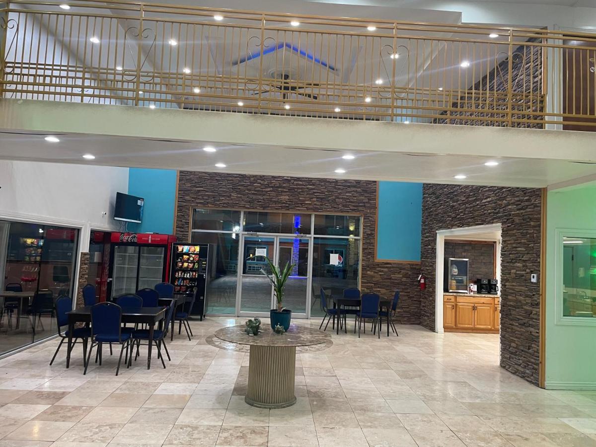 B&J Hotel And Apartments Pecos Exterior photo