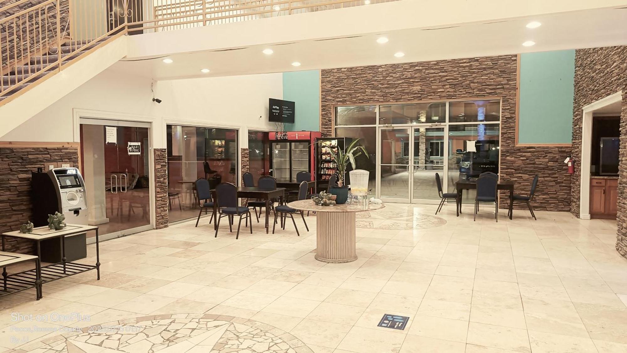 B&J Hotel And Apartments Pecos Exterior photo